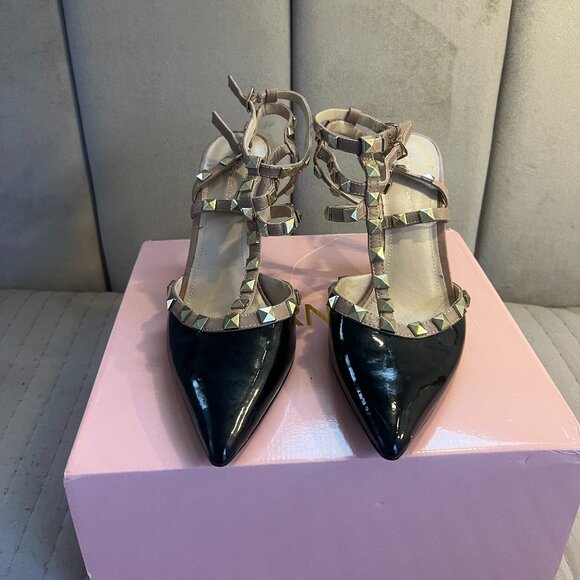 BCBGeneration Darron Two Black and Tan Pump - Picture 2 of 4